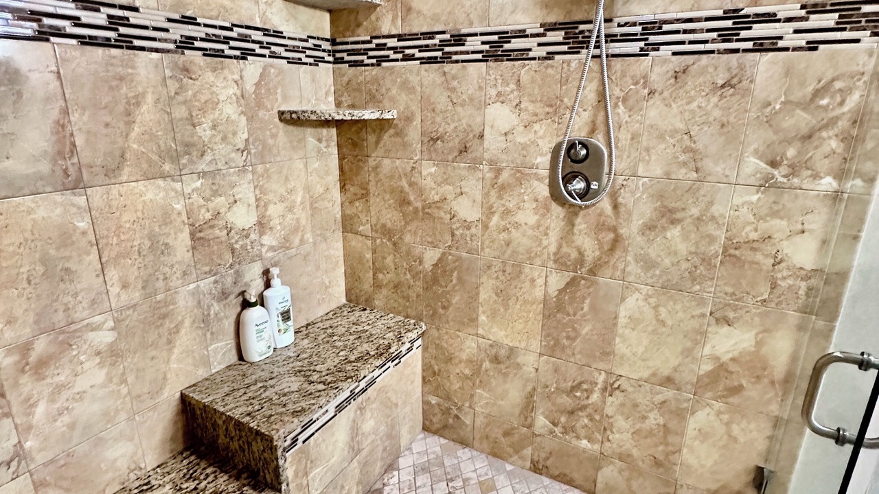 Photo of Bathroom in Caloosahatchee