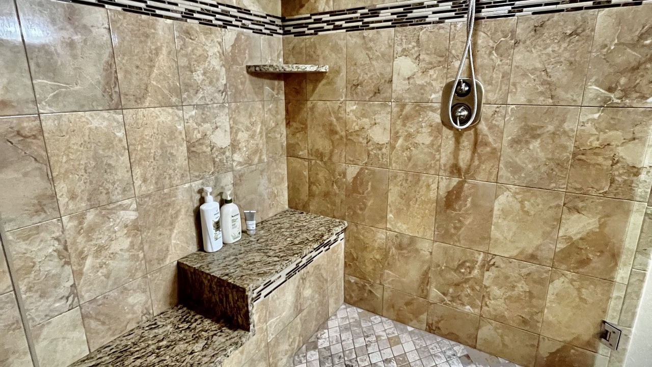 Photo of Bathroom in Caloosahatchee