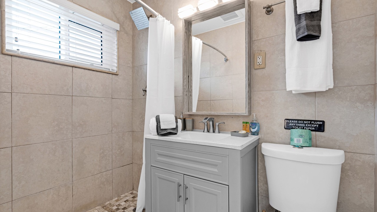 Photo of Bathroom in Sunset