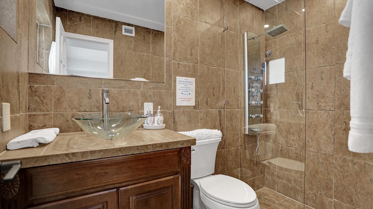 Photo of Bathroom in Plantation