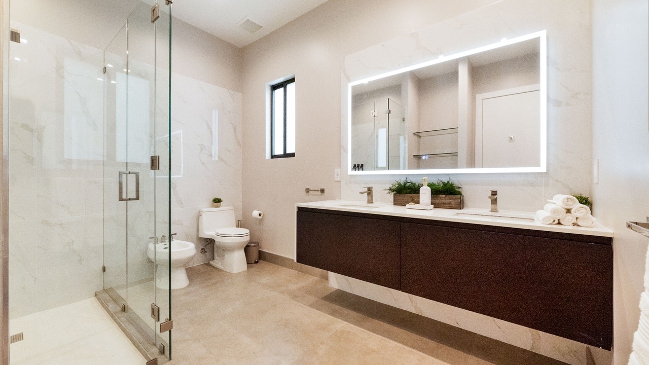 Photo of Bathroom in Southwest Coconut Grove