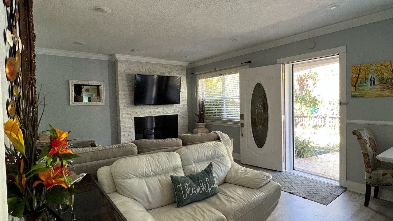 Photo of Livingroom in Ozona