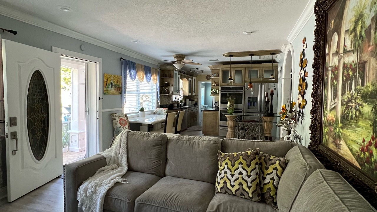 Photo of Livingroom in Ozona