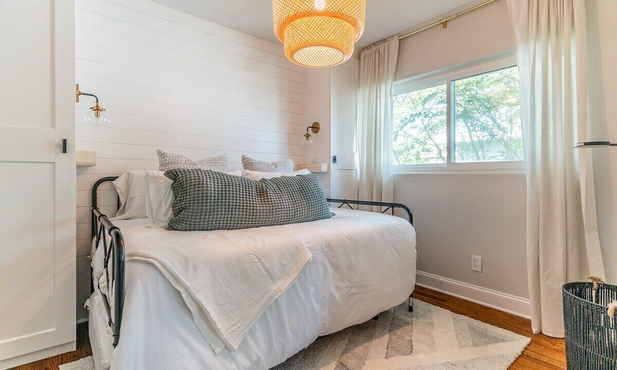 Photo of Bedroom in Jacksonville Beach