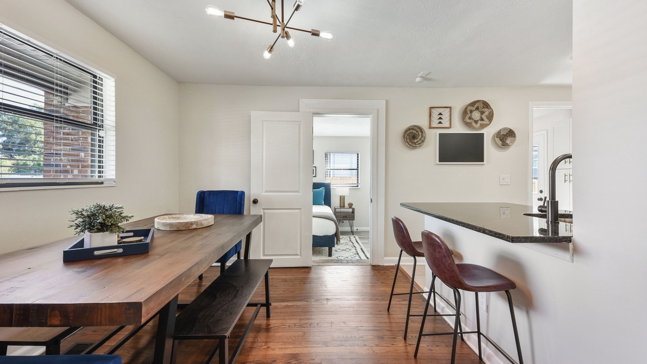Photo of Livingroom in Lakeshore South