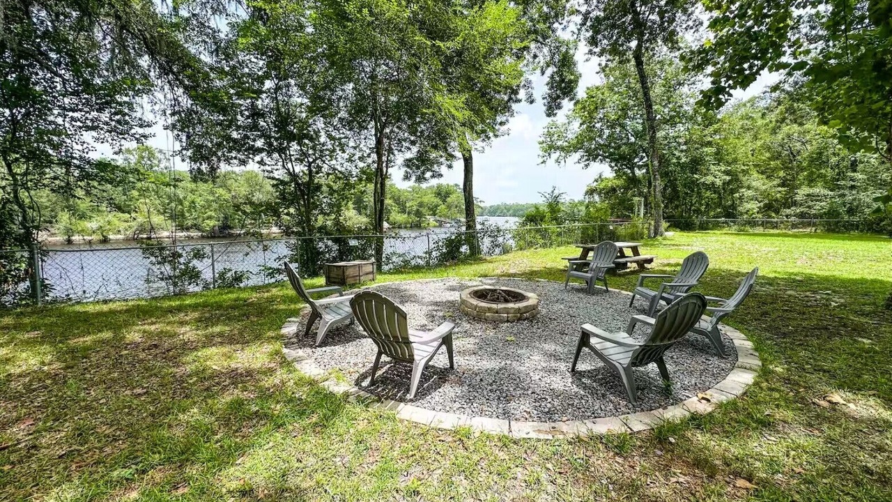 Photo of Outdoor in Bell