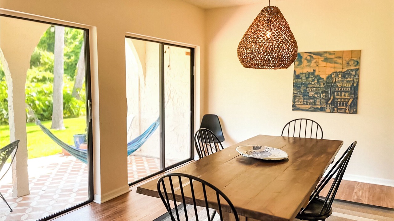 Photo of Livingroom in Saddlebrook