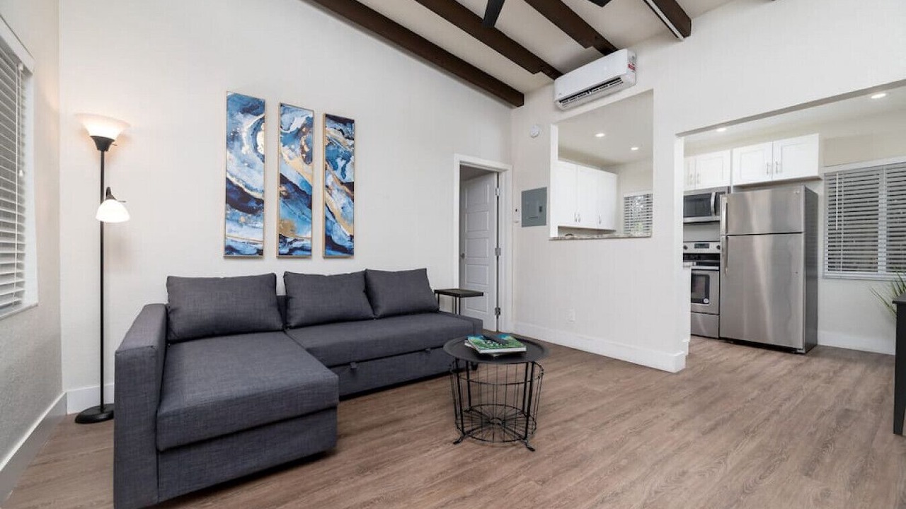 Photo of Livingroom in Lake Ridge