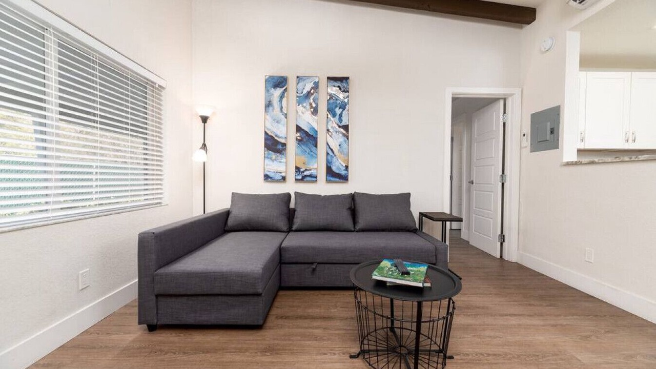 Photo of Livingroom in Lake Ridge