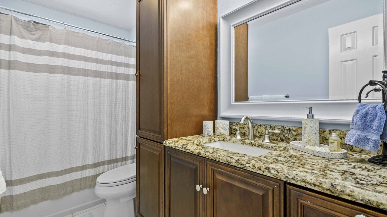 Photo of Bathroom in Eastview Manor
