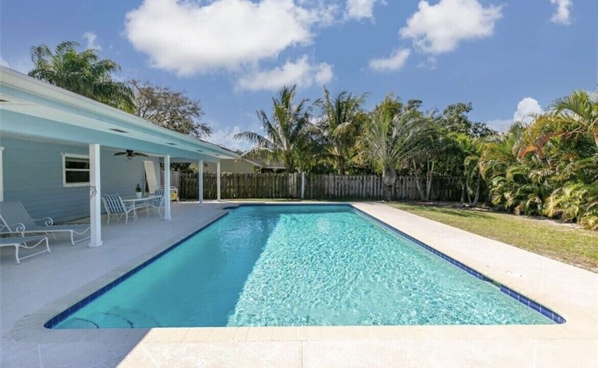 Photo of Outdoor in Eastview Manor