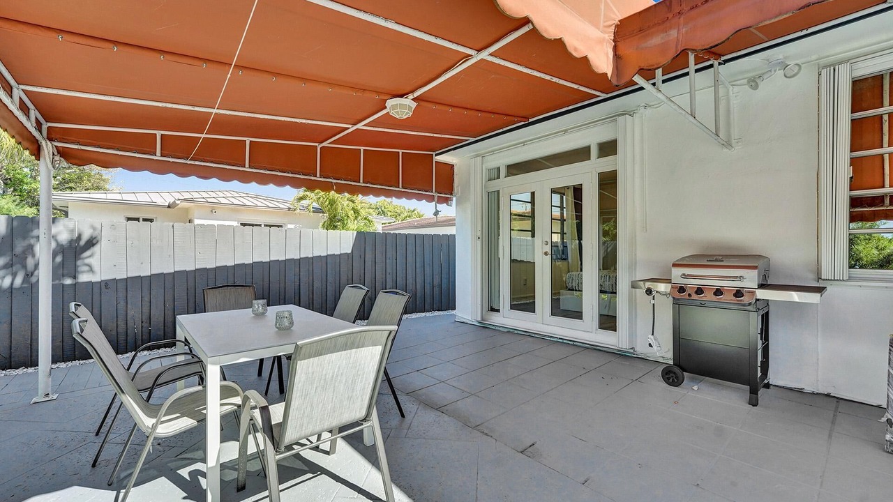 Photo of Patio Balcony in Surfside