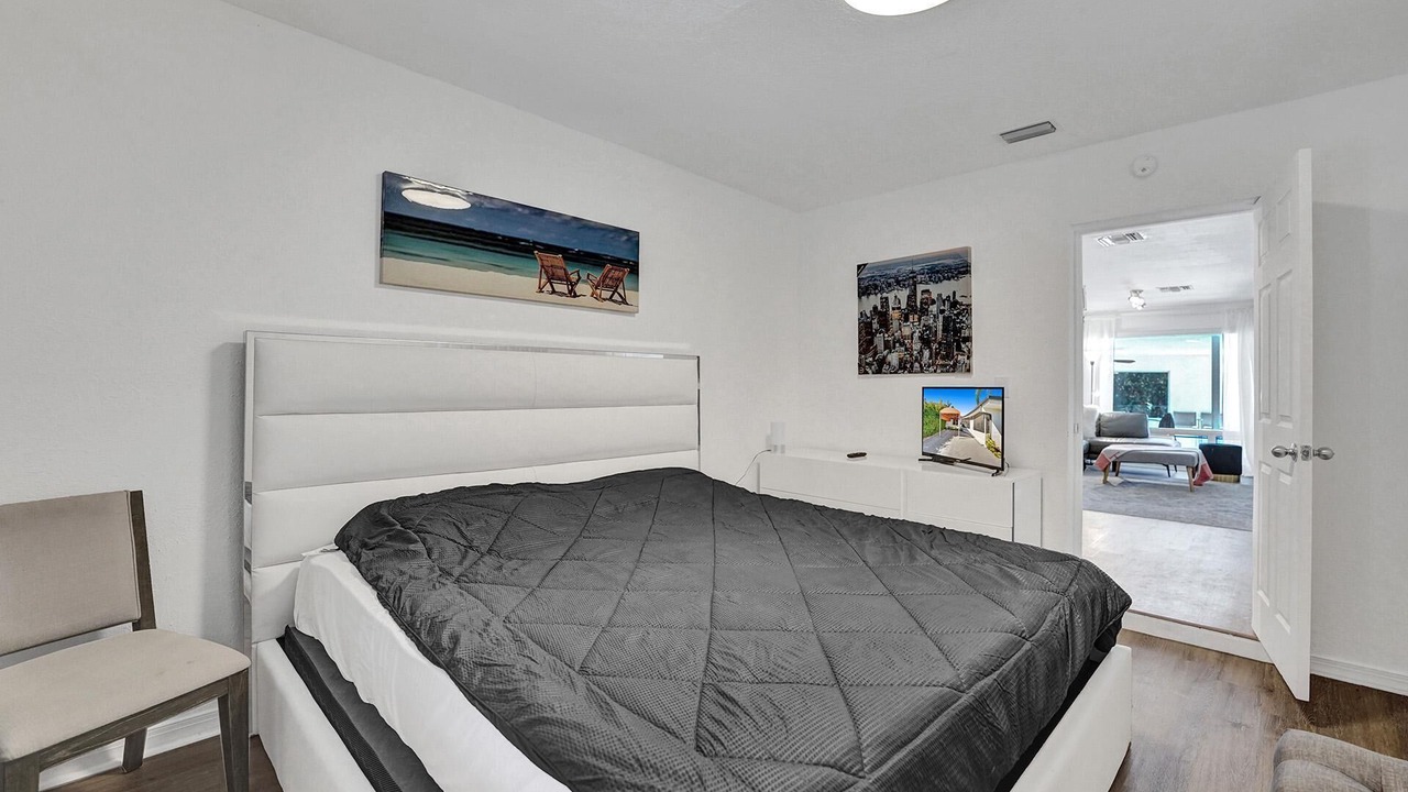 Photo of Bedroom in Surfside