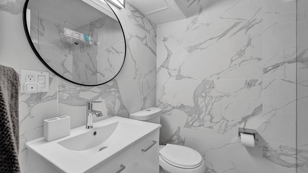 Photo of Bathroom in Surfside