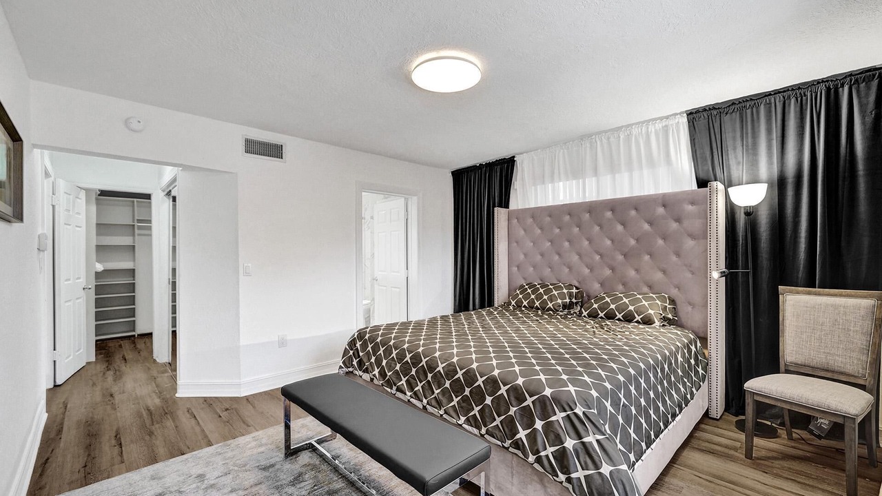 Photo of Bedroom in Surfside