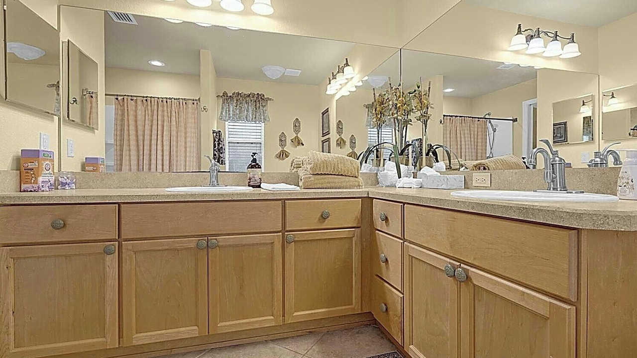 Photo of Bathroom in Candler