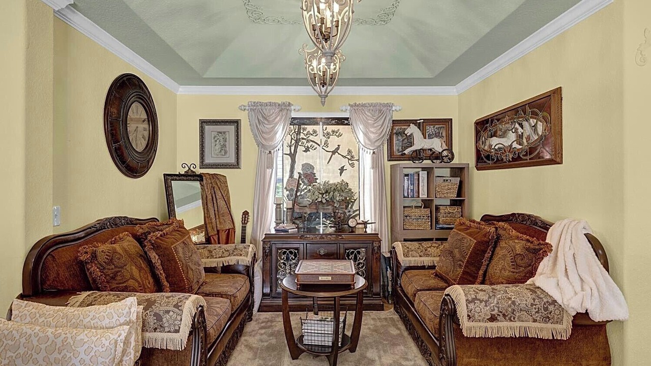Photo of Livingroom in Candler