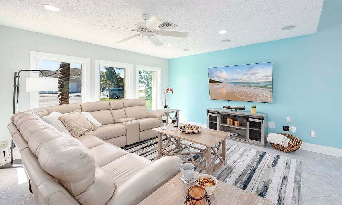 Photo of Bedroom in Yacht Club