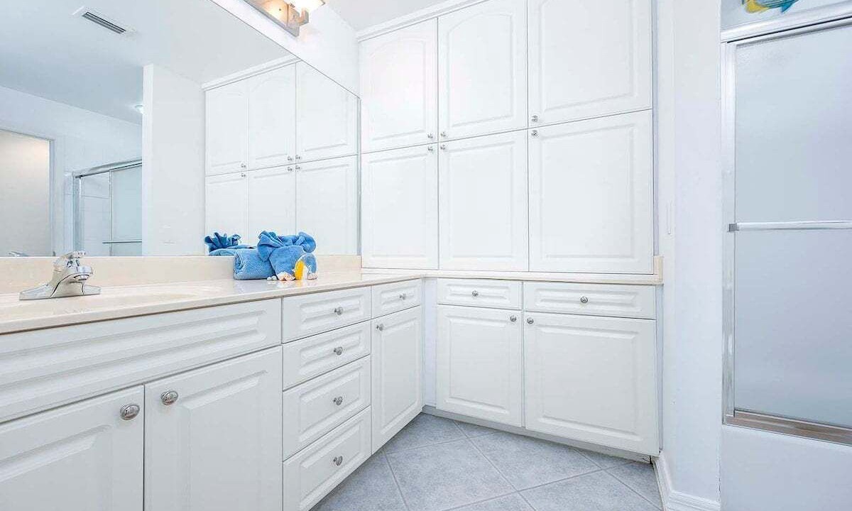 Photo of Bathroom in Yacht Club