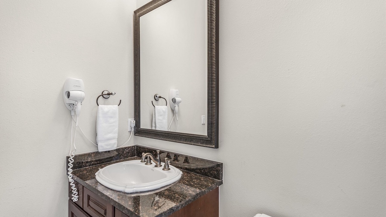 Photo of Bathroom in Baytowne Wharf