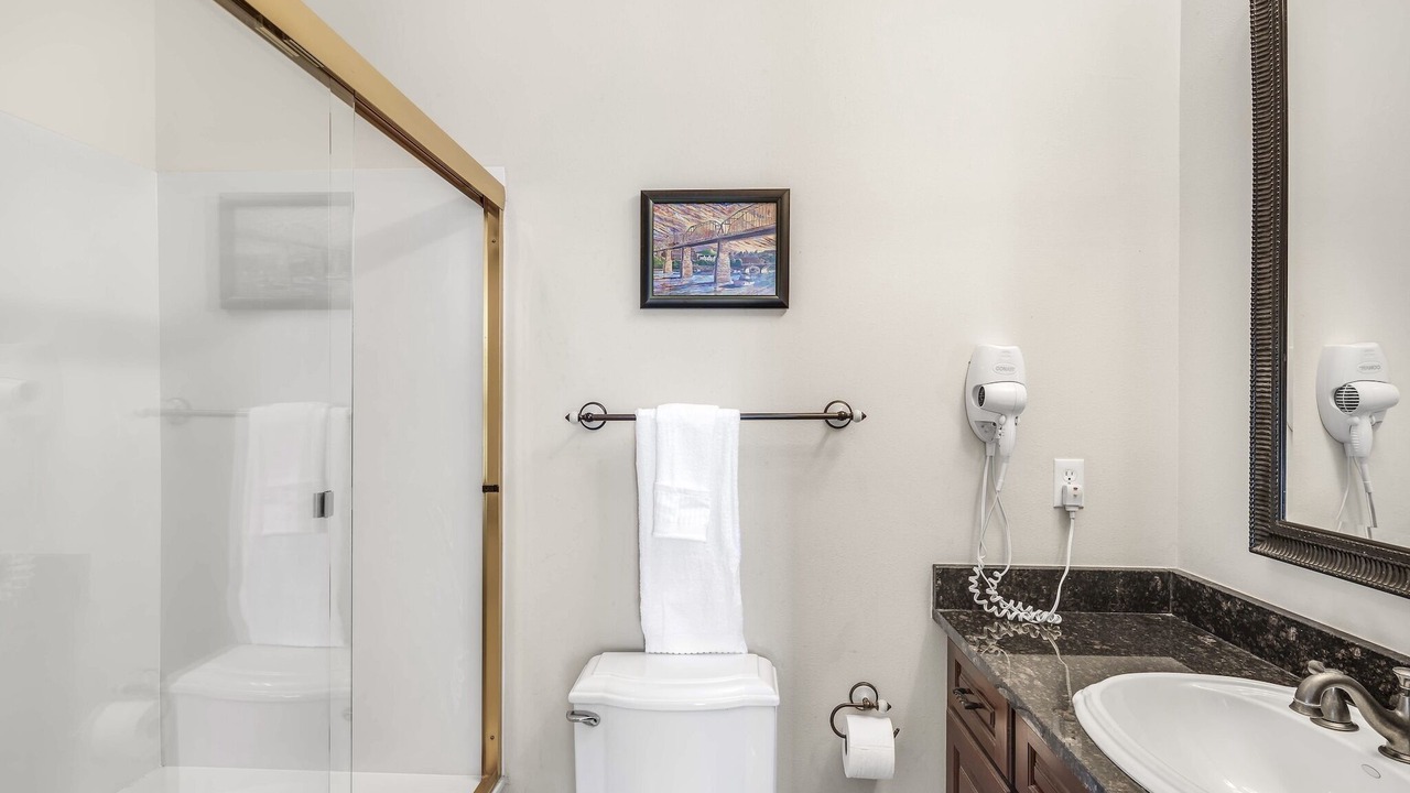 Photo of Bathroom in Baytowne Wharf