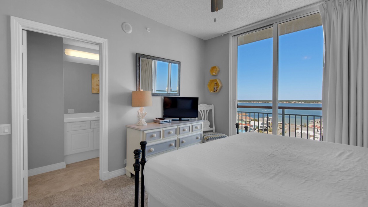 Photo of Bedroom in Navarre Beach