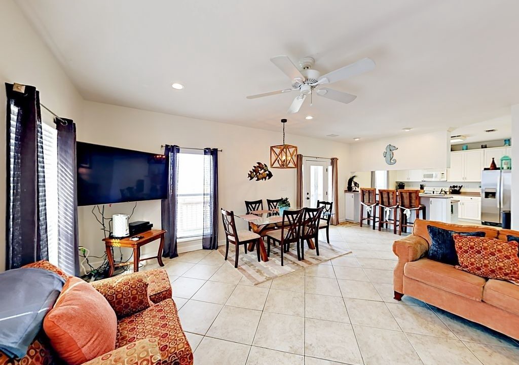 Photo of Livingroom in Fort Morgan Pines