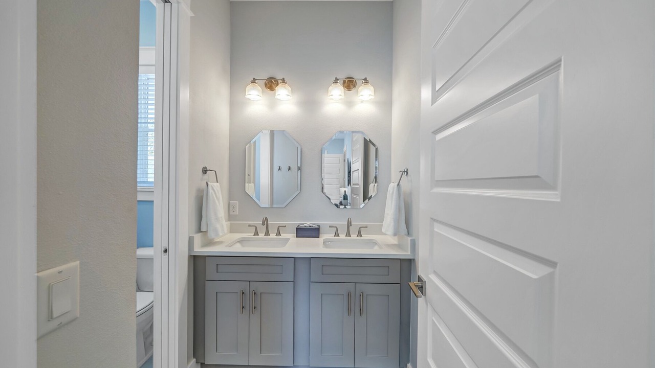 Photo of Bathroom in Lakeside at Blue Mountain Beach