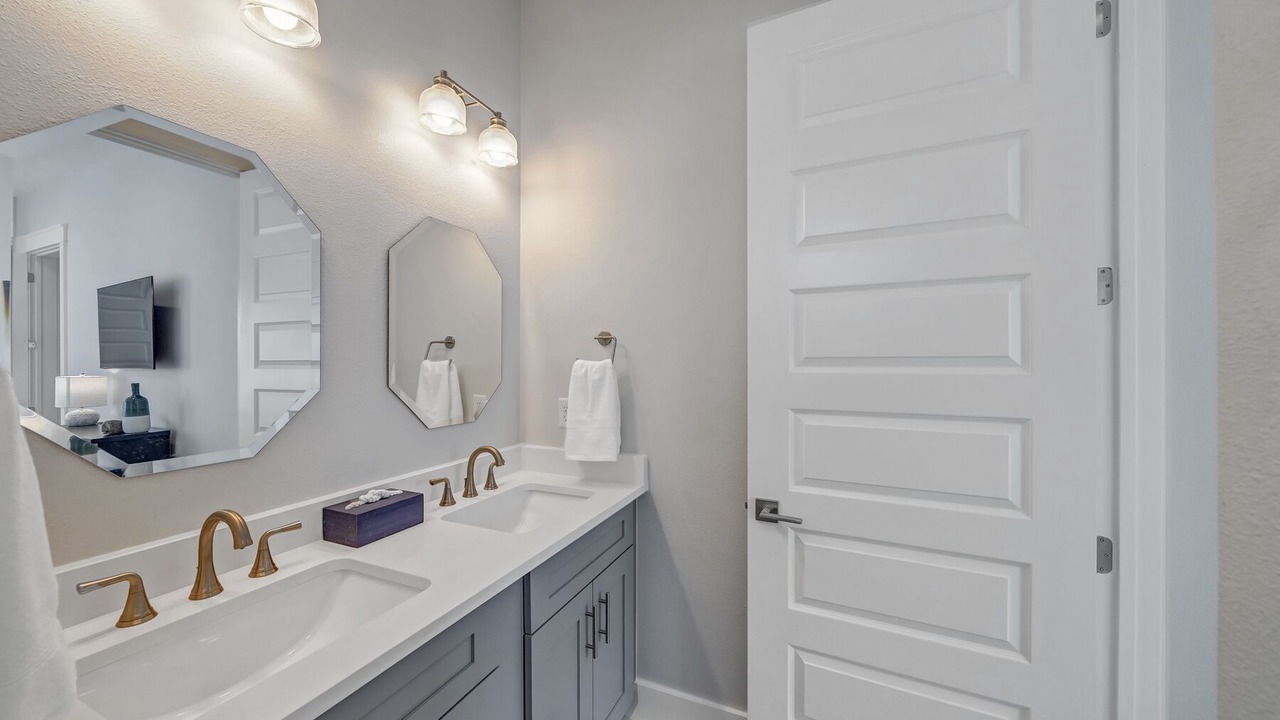 Photo of Bathroom in Lakeside at Blue Mountain Beach