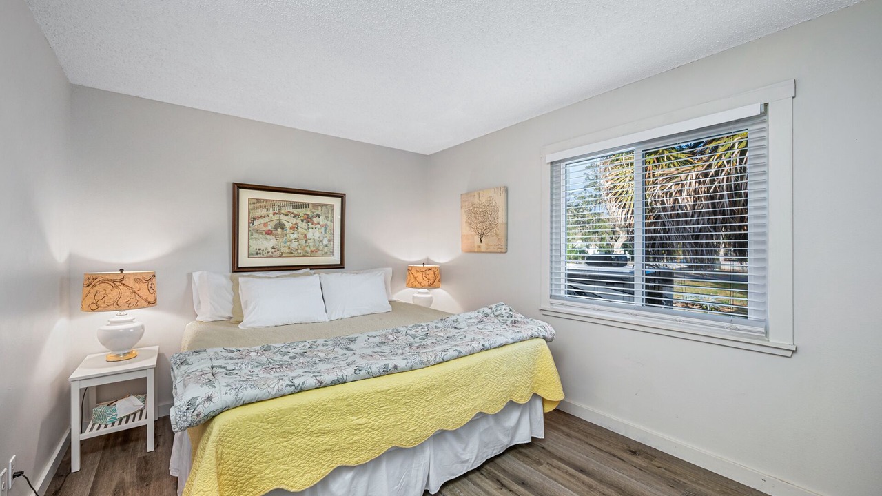 Photo of Bedroom in Crystal Beach