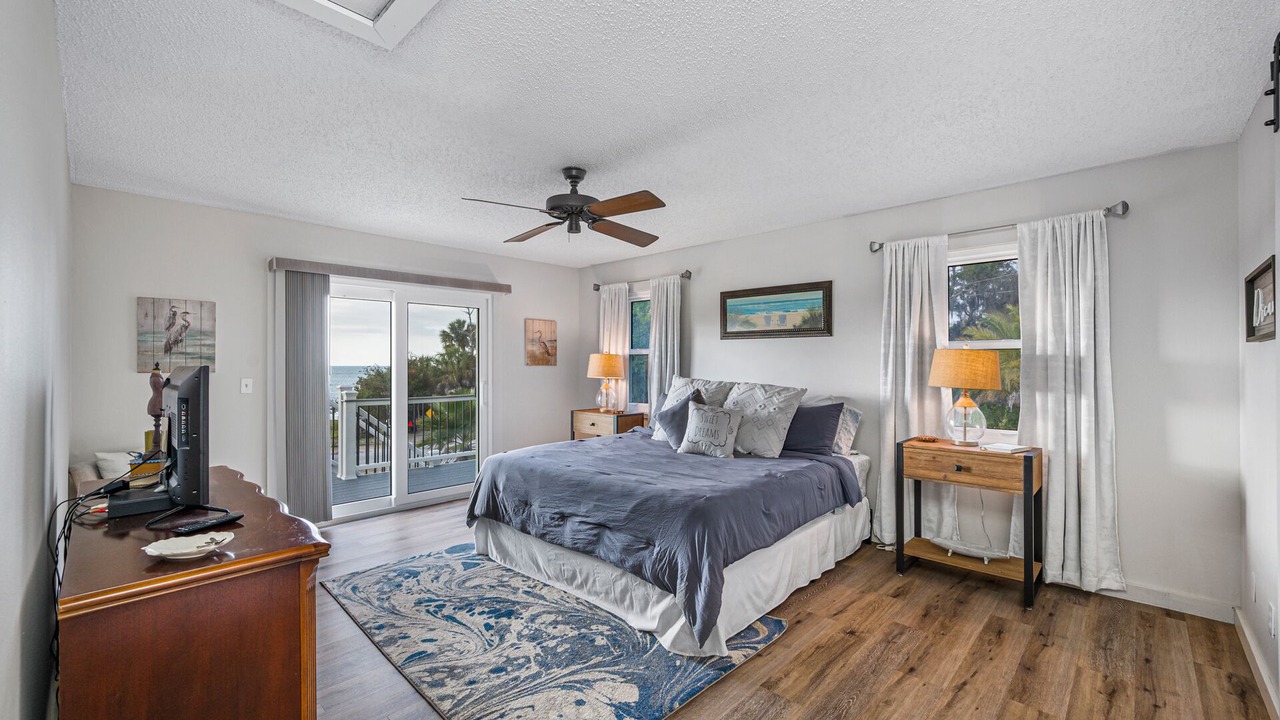 Photo of Bedroom in Crystal Beach