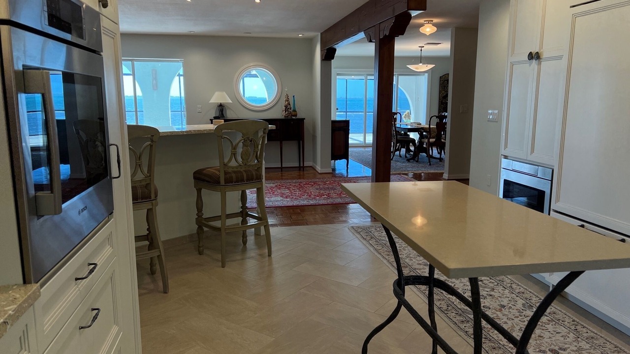 Photo of Kitchen in Bayshore Gardens