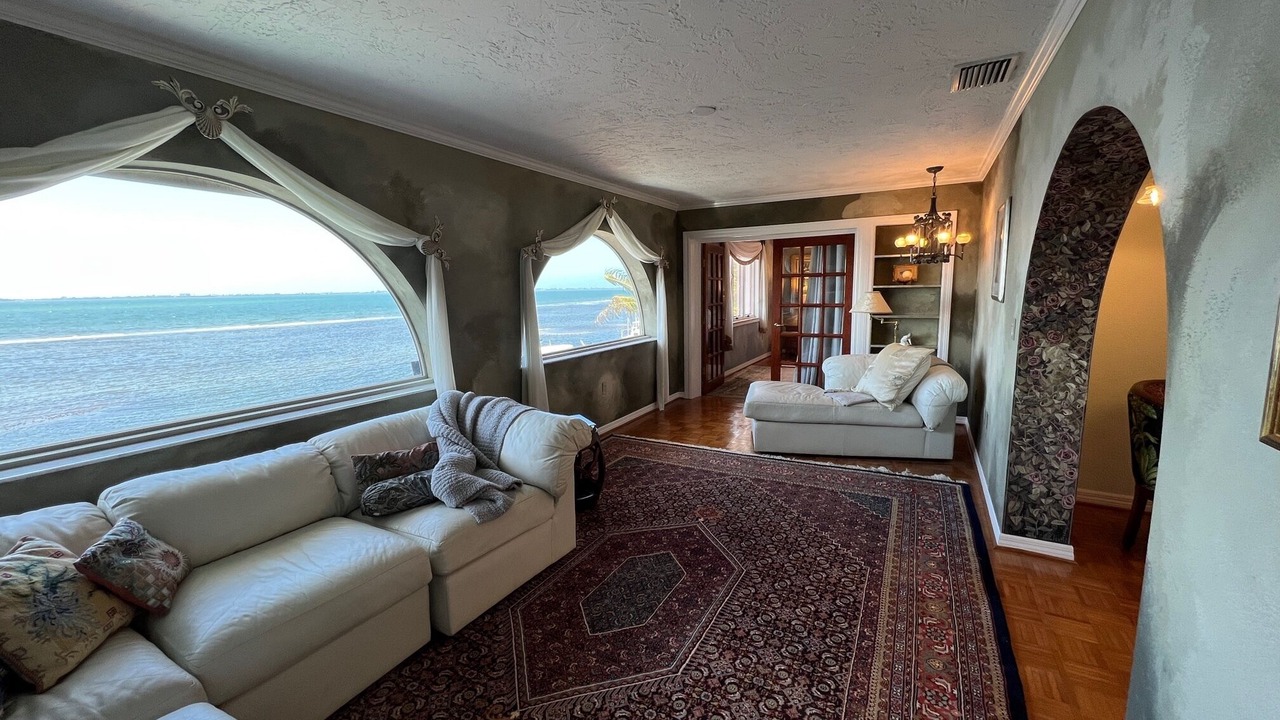 Photo of Livingroom in Bayshore Gardens