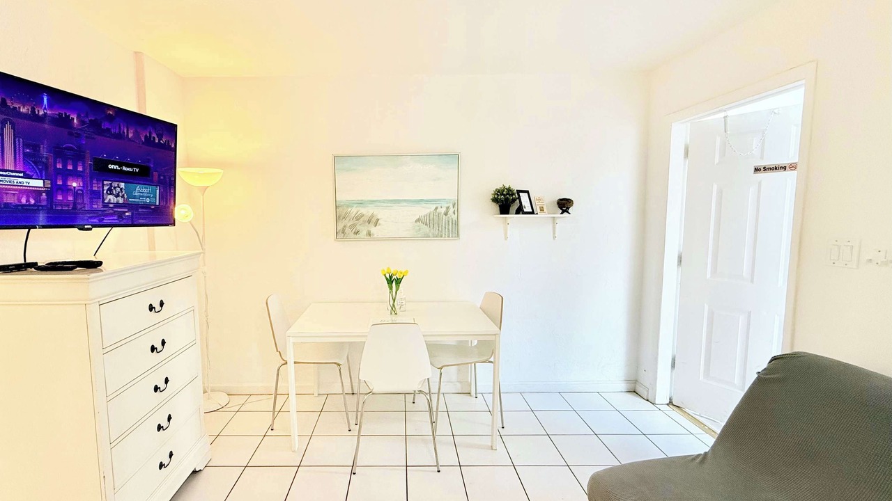 Photo of Livingroom in Hollywood South Central Beach