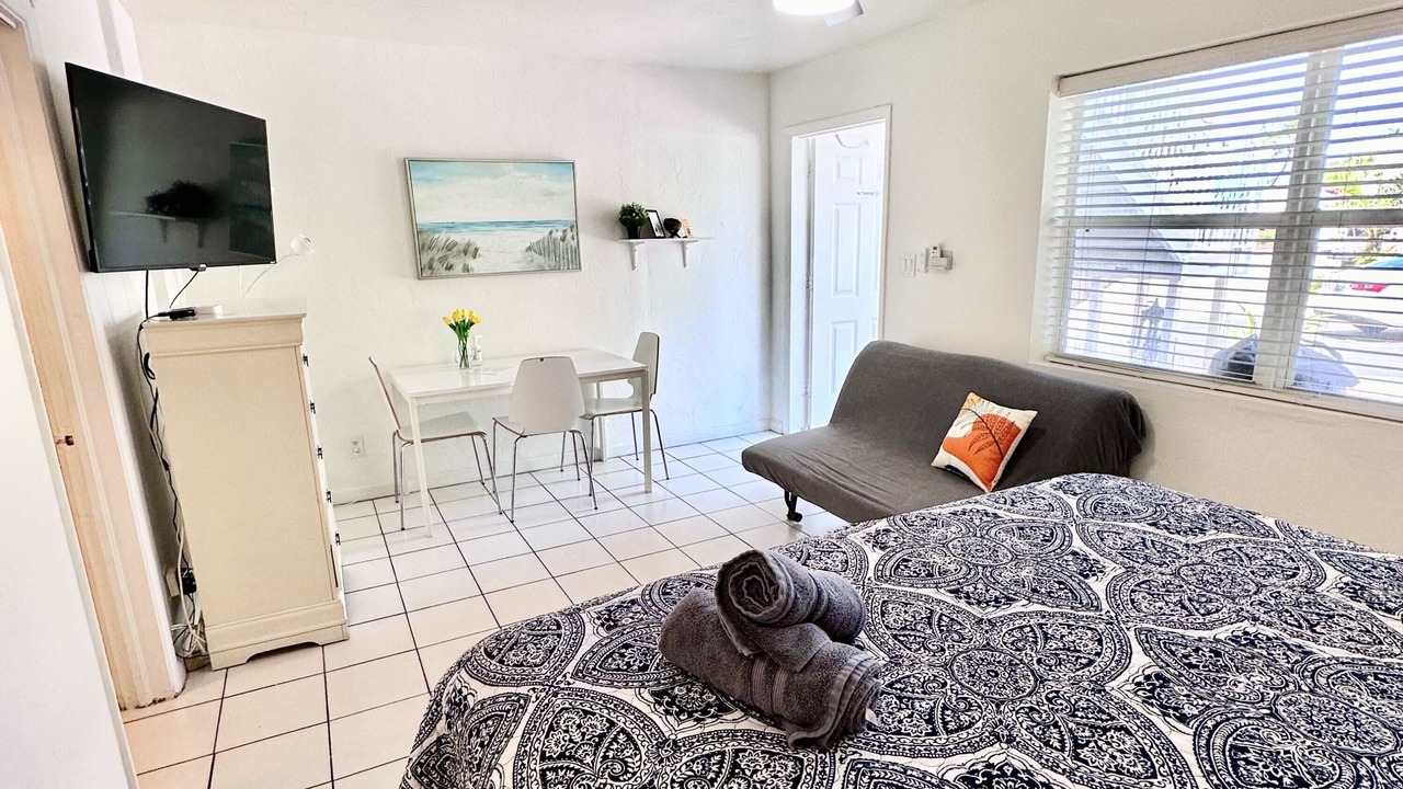 Photo of Livingroom in Hollywood South Central Beach