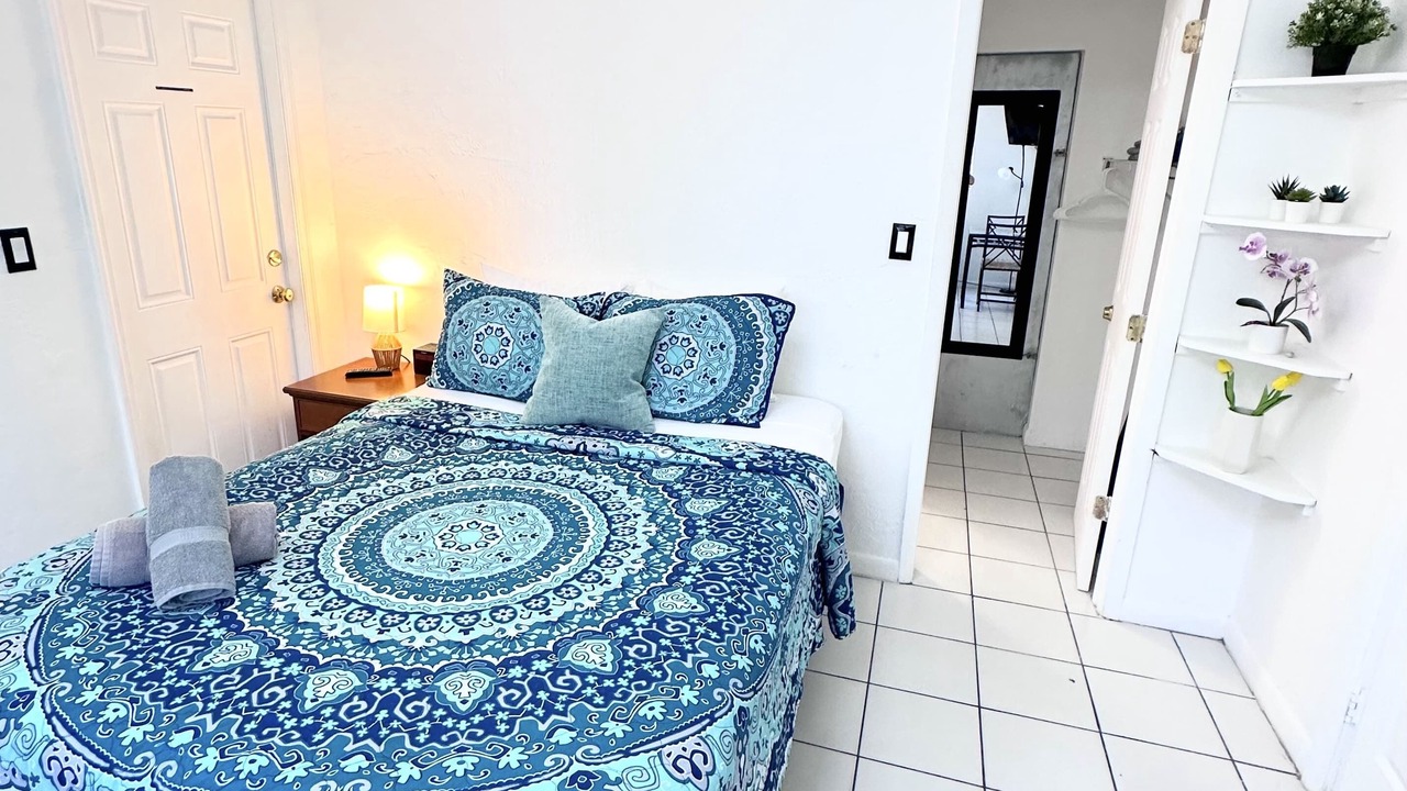 Photo of Bedroom in Hollywood South Central Beach