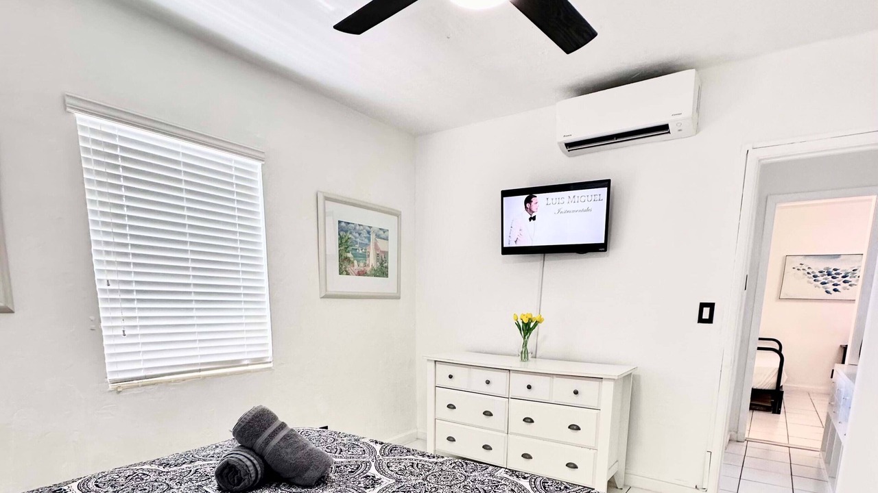Photo of Bedroom in Hollywood South Central Beach