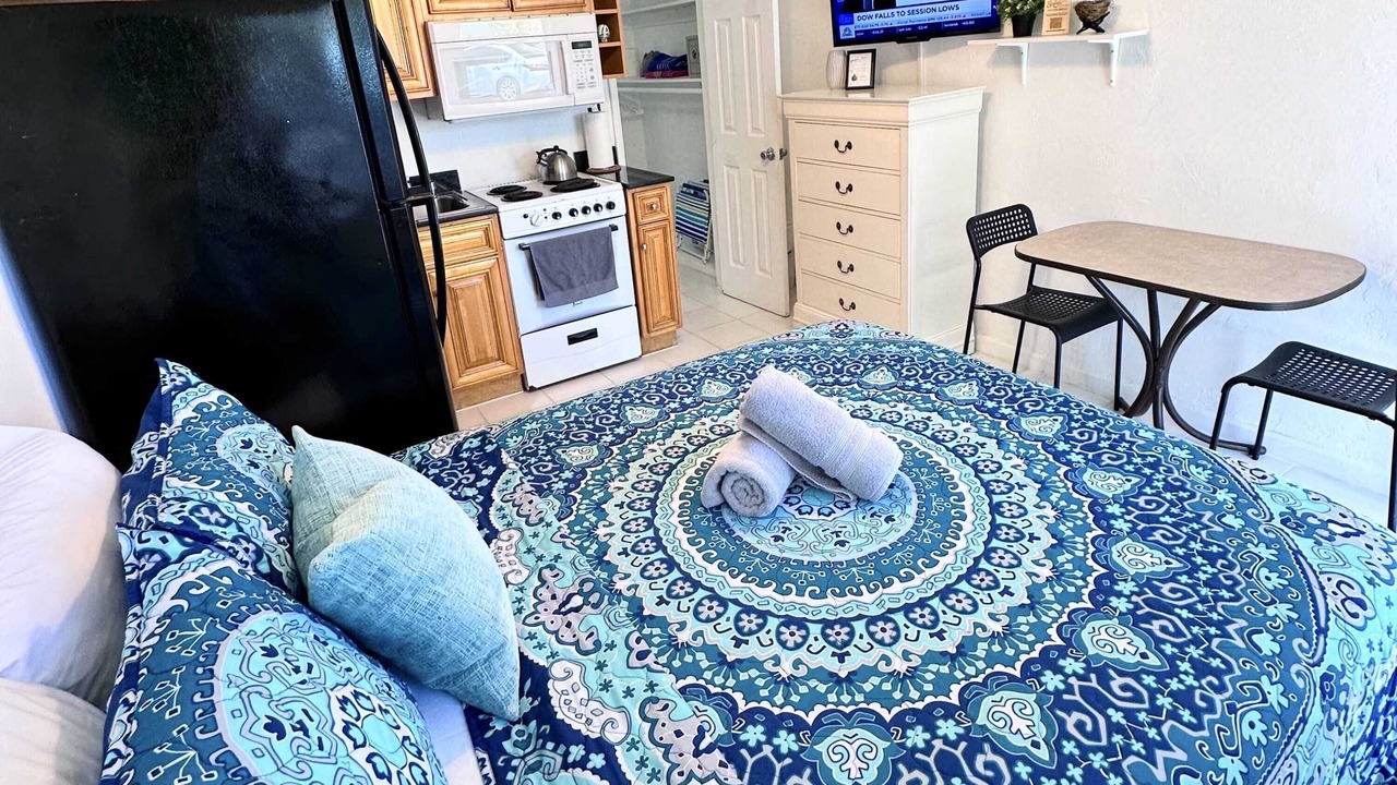 Photo of Bedroom in Hollywood South Central Beach