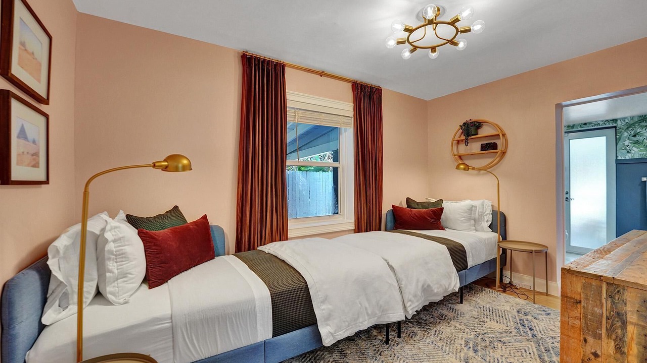 Photo of Bedroom in South Middle River