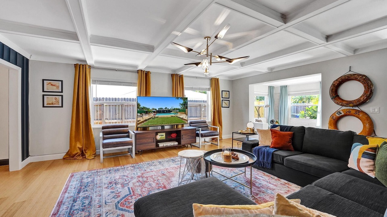 Photo of Livingroom in South Middle River