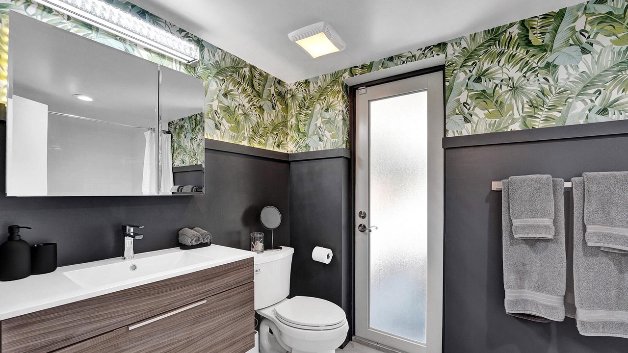Photo of Bathroom in South Middle River