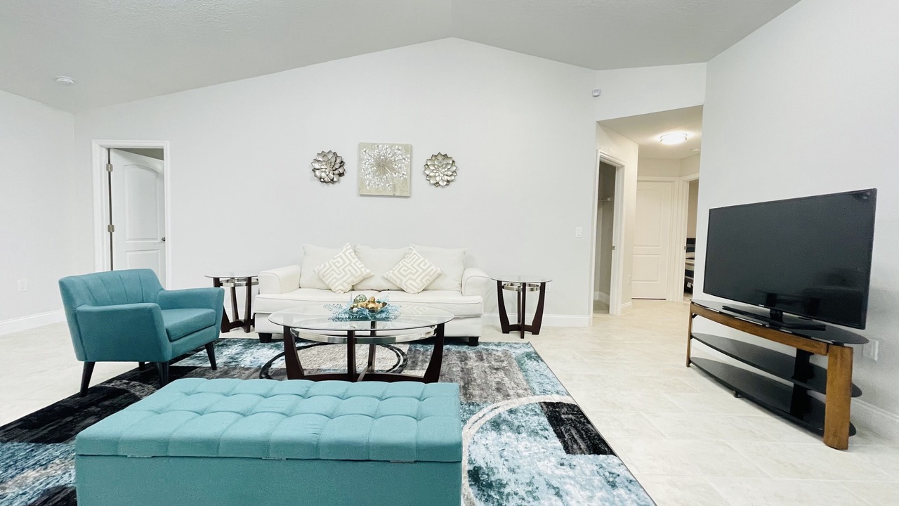 Photo of Livingroom in Seffner Community Alliance