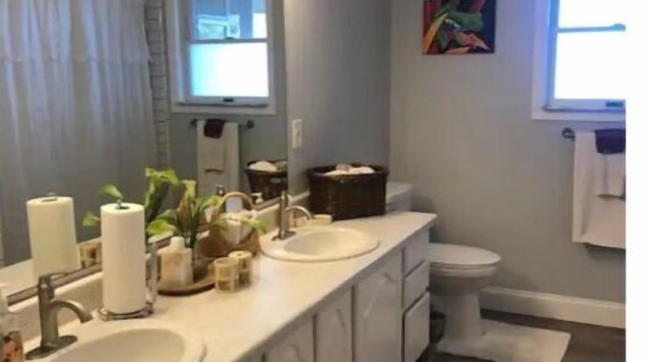 Photo of Bathroom in Fowlers