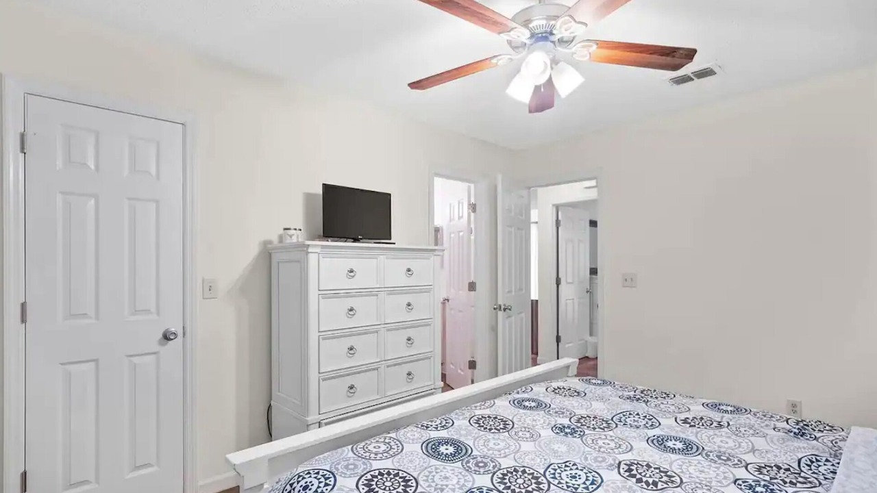 Photo of Bedroom in Treasure Cove