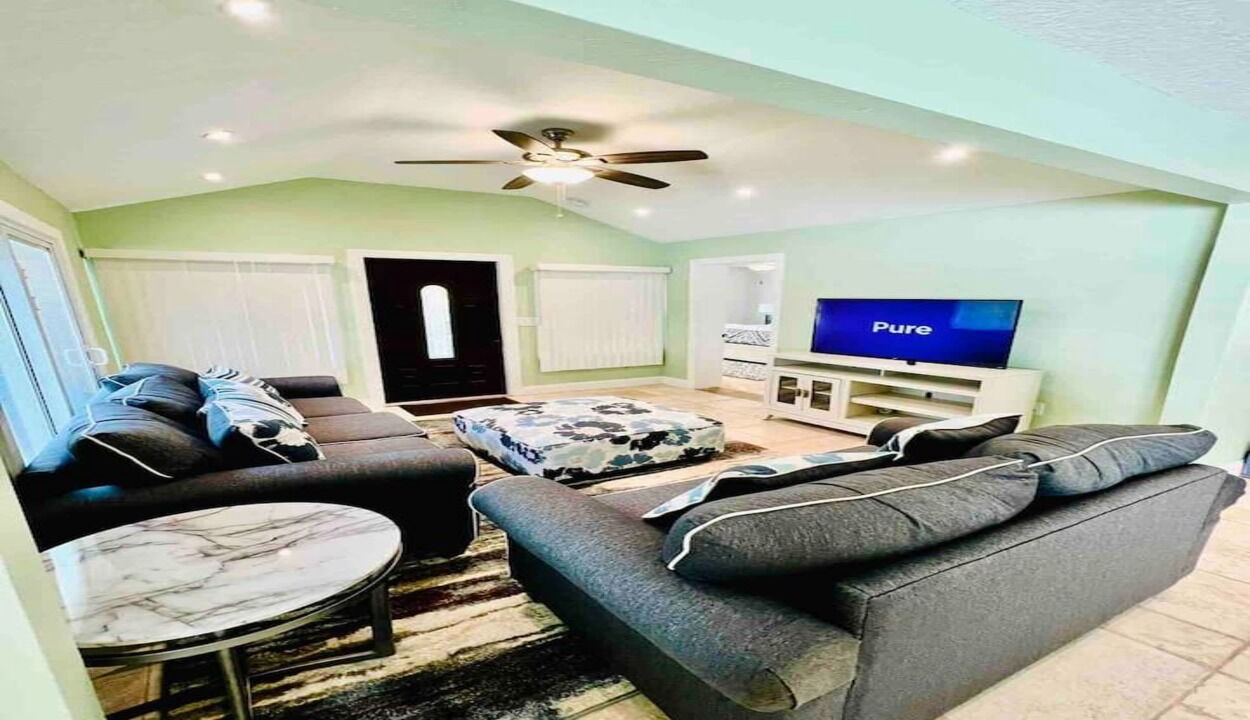 Photo of Livingroom in Bayou Oaks