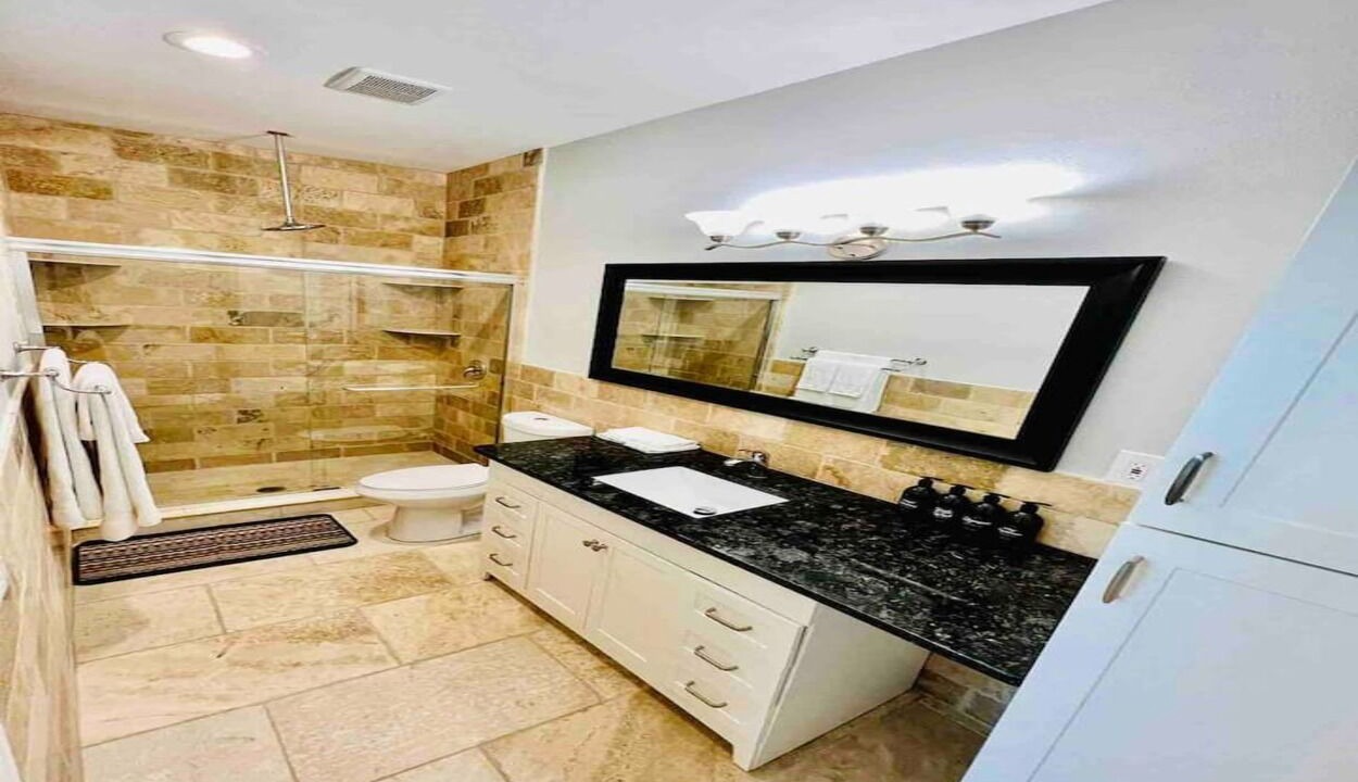 Photo of Bathroom in Bayou Oaks