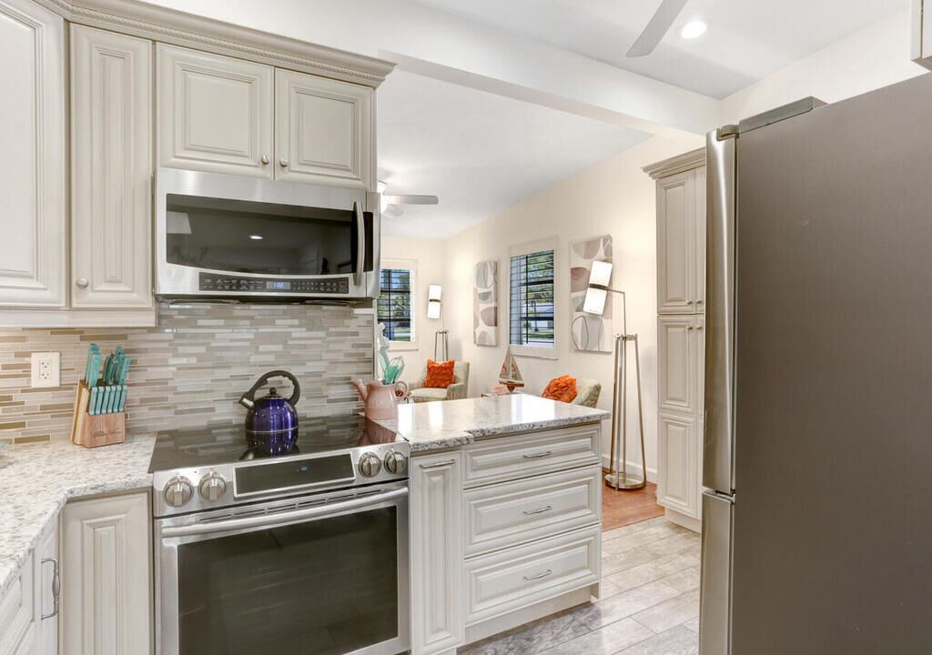 Photo of Kitchen in Lake Park