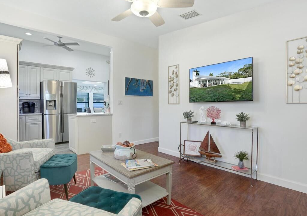 Photo of Livingroom in Lake Park