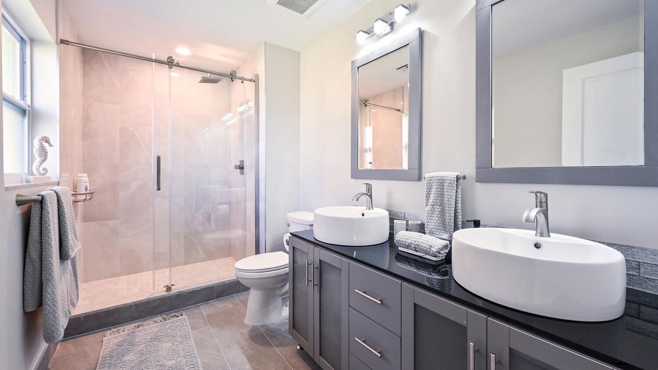 Photo of Bathroom in Willoughby Acres