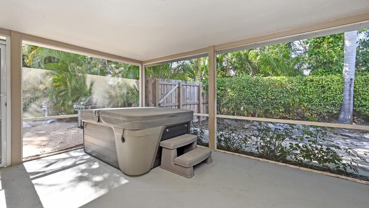 Photo of Patio Balcony in Willoughby Acres